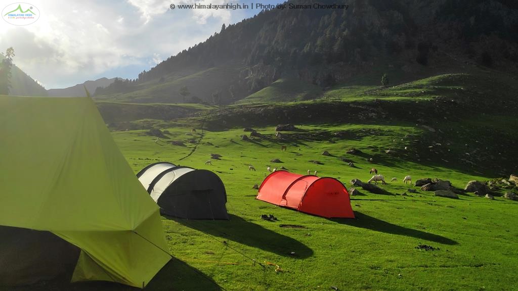 beautiful campsite himalayan high tarsar marsar trek
