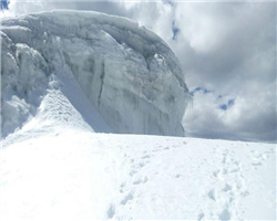 kang-yatse-1-and-2-climbing-expedition_kang-yatse-1-and-2-climbing-expedition-kang-yatse-1-beneath-summit-dome.jpg