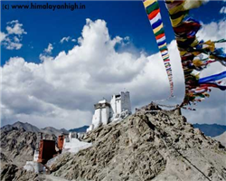 markha-valley-trek-_markha-valley-trek-tsemo-monastery-in-leh.jpg