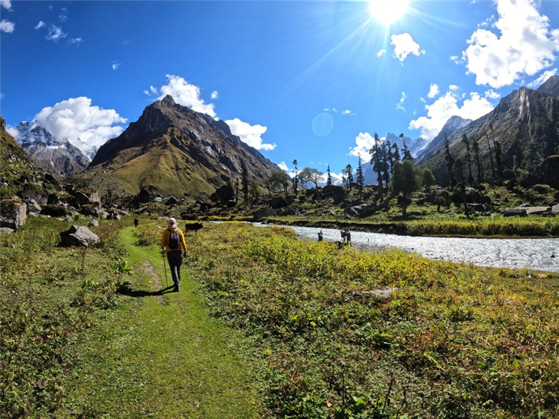  Har Ki Dun - Ruinsara Tal Trek introduction 