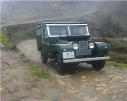 sandakphu-phalut-trek_sandakphu-phalut-trek-landrover-on-sandakphu-route.jpg