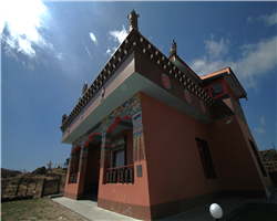 sandakphu-phalut-trek_sandakphu-phalut-trek-small-monastery-meghma.jpg