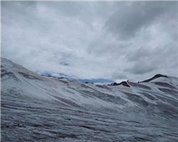 mentok-kangri-2-and-3-climbing-expedition_mentok-kangri-2-and-3-climbing-expedition-looking-behind-from-the-summit-ridge.jpg