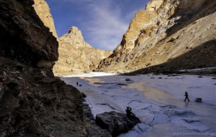 OrgBrandingNameForAlbumImages - Chadar - The Frozen River Trek Description8
